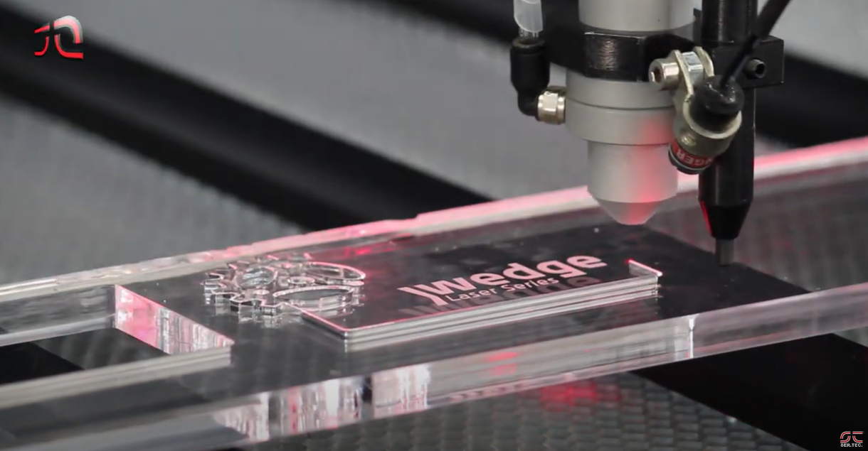 Widlaser -  Engraving and Cutting on 10mm Plexiglass